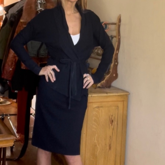 Navy Blue Pencil Skirt - Picture 8 of 11